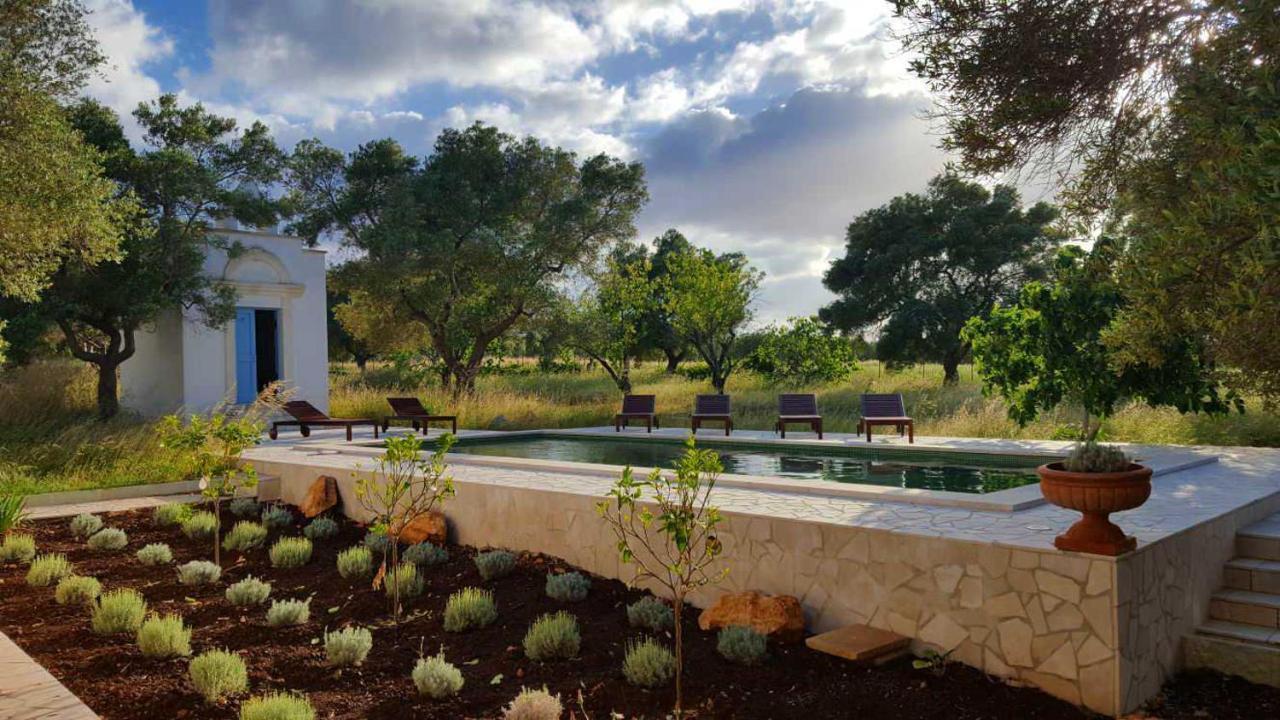 مبيت وإفطار كاروفينيو The Proud Garden المظهر الخارجي الصورة